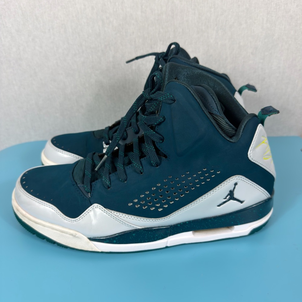 Jordan SC3 nightshade Men's Athletic High-Top Sneakers Teal and White